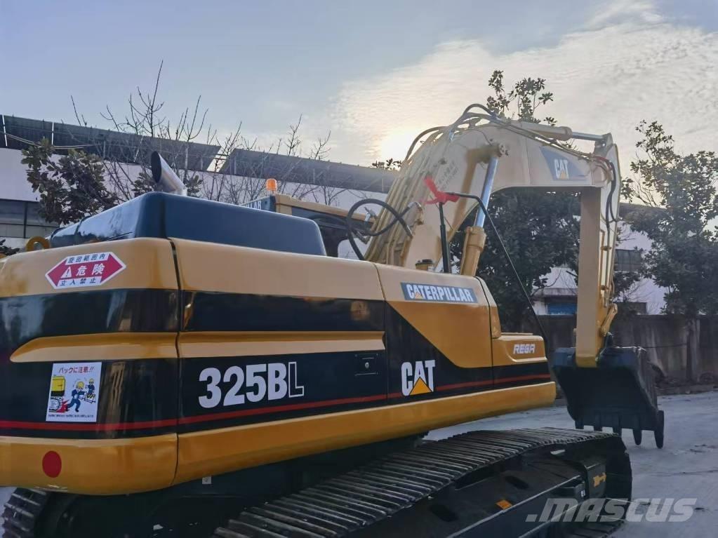 CAT 325 B L Rupsgraafmachines