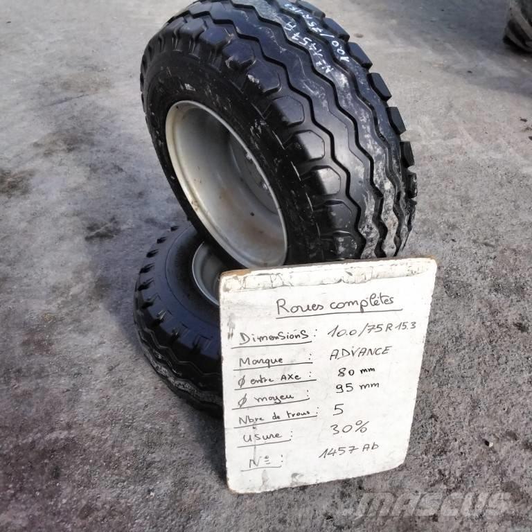 Advance 10.0/75R15.3 Banden, wielen en velgen