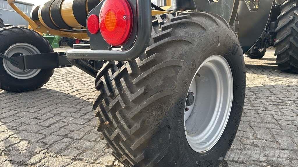 Tanco A100-EH Getrokken veldhakselaar