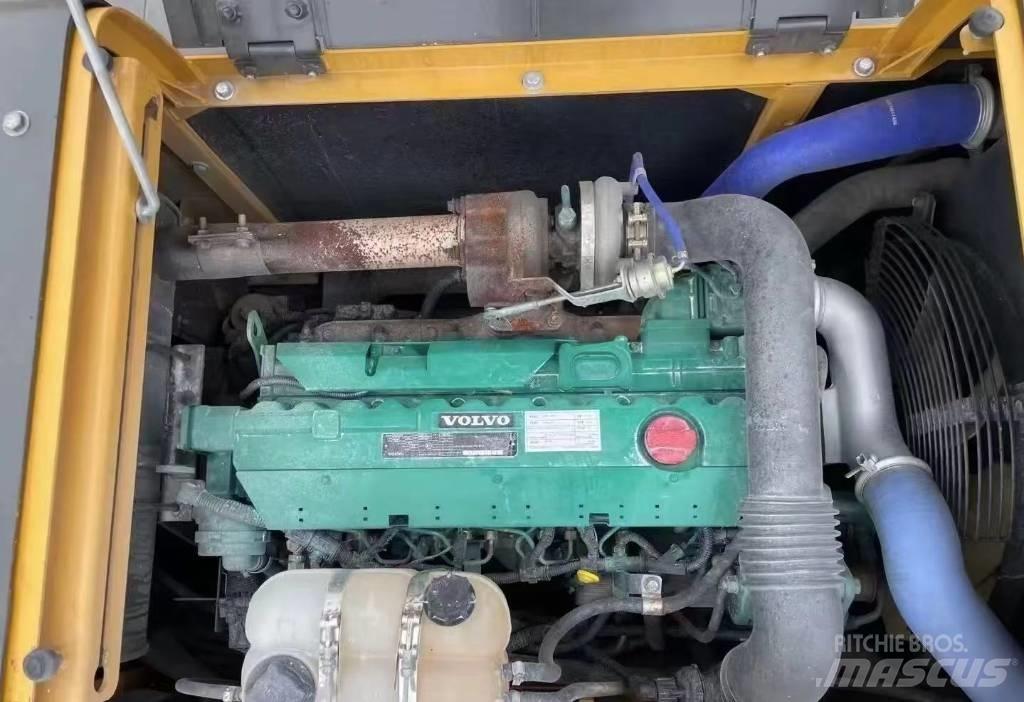 Volvo 210 Rupsgraafmachines