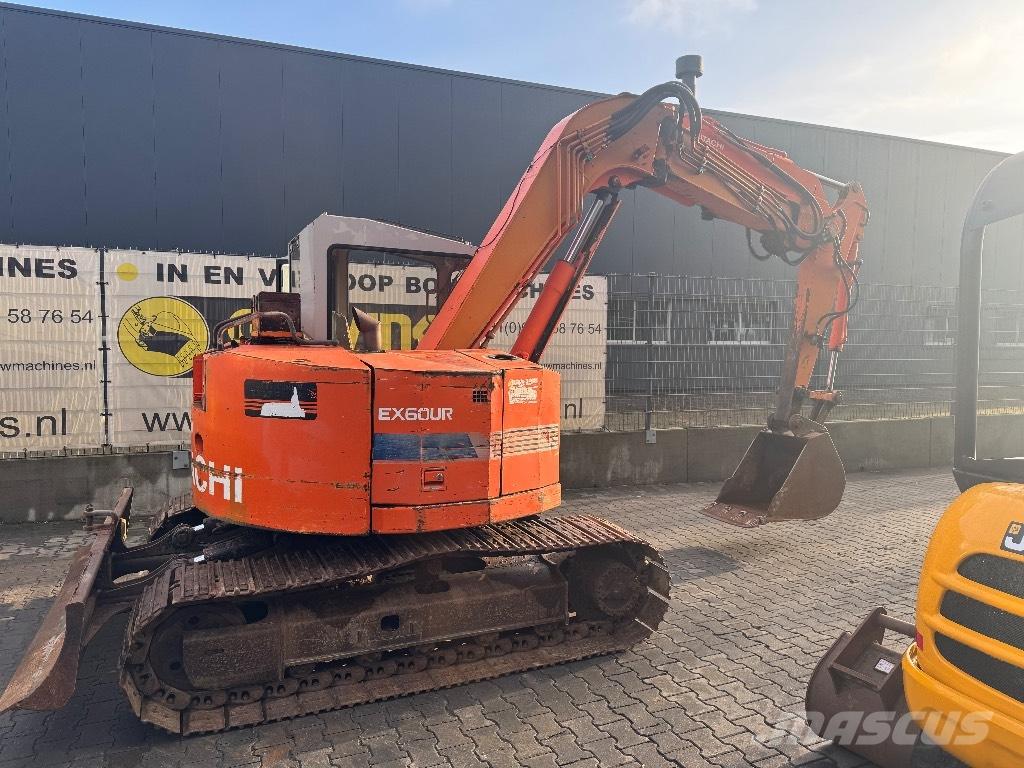 Hitachi EX 60 Minigraafmachines < 7t