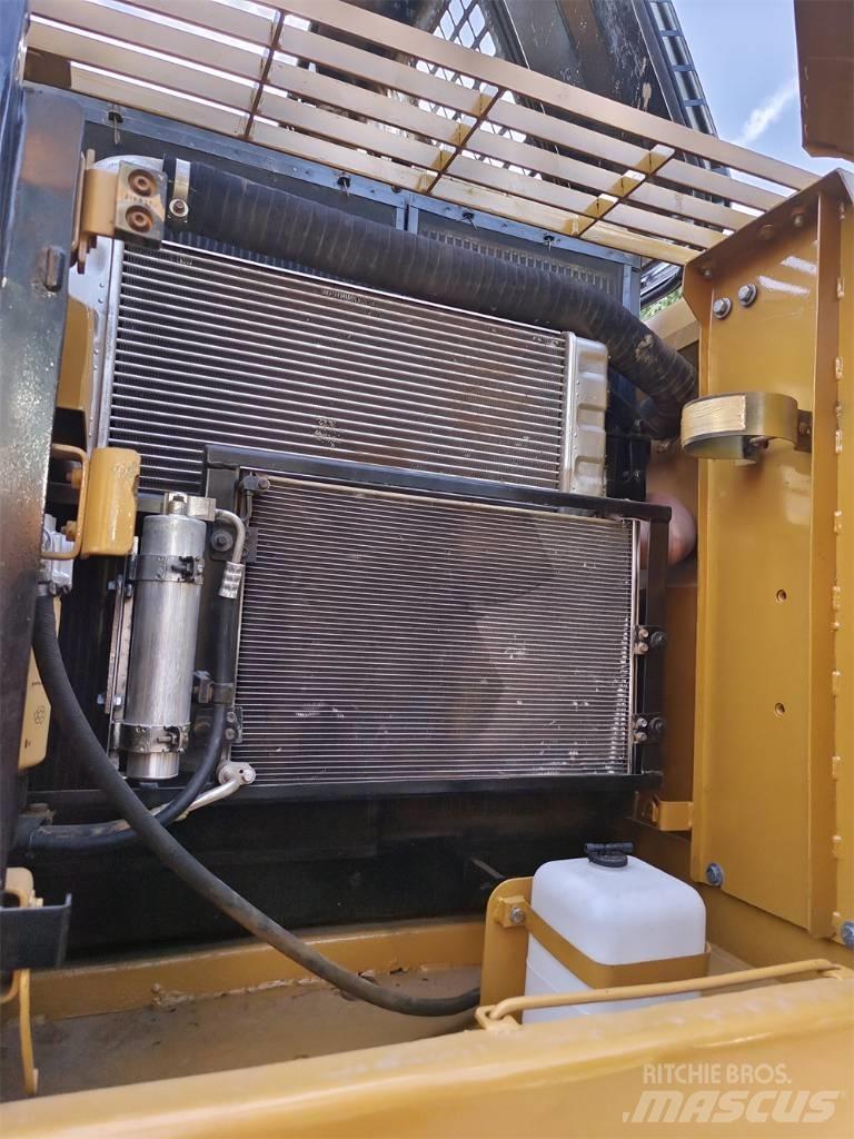 CAT 320 D Rupsgraafmachines