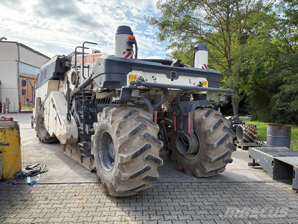 Wirtgen WR 240i Asfalt recyclers