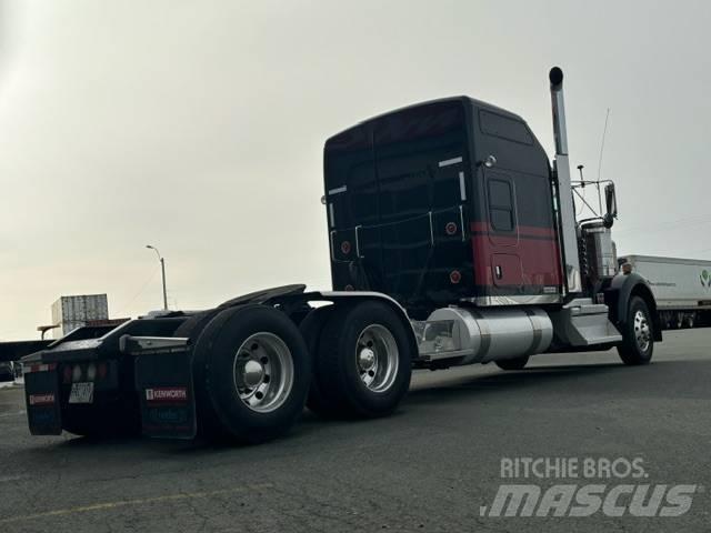 Kenworth W 900 B Trekkers
