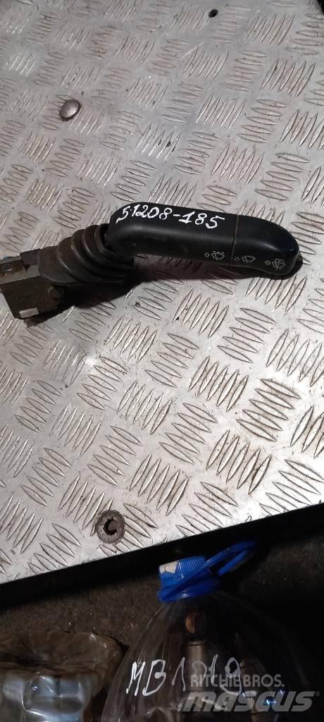 Scania 94 D.     1340103 Cabine en interieur