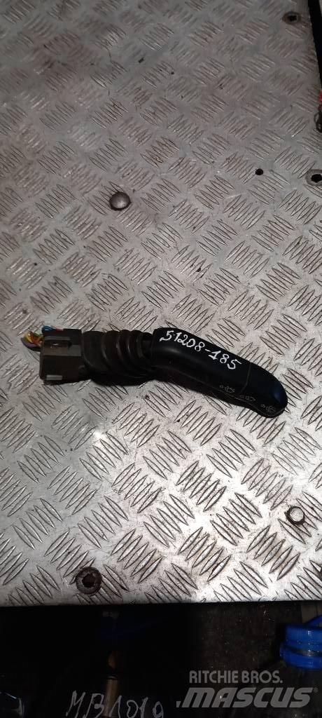 Scania 94 D.     1340103 Cabine en interieur