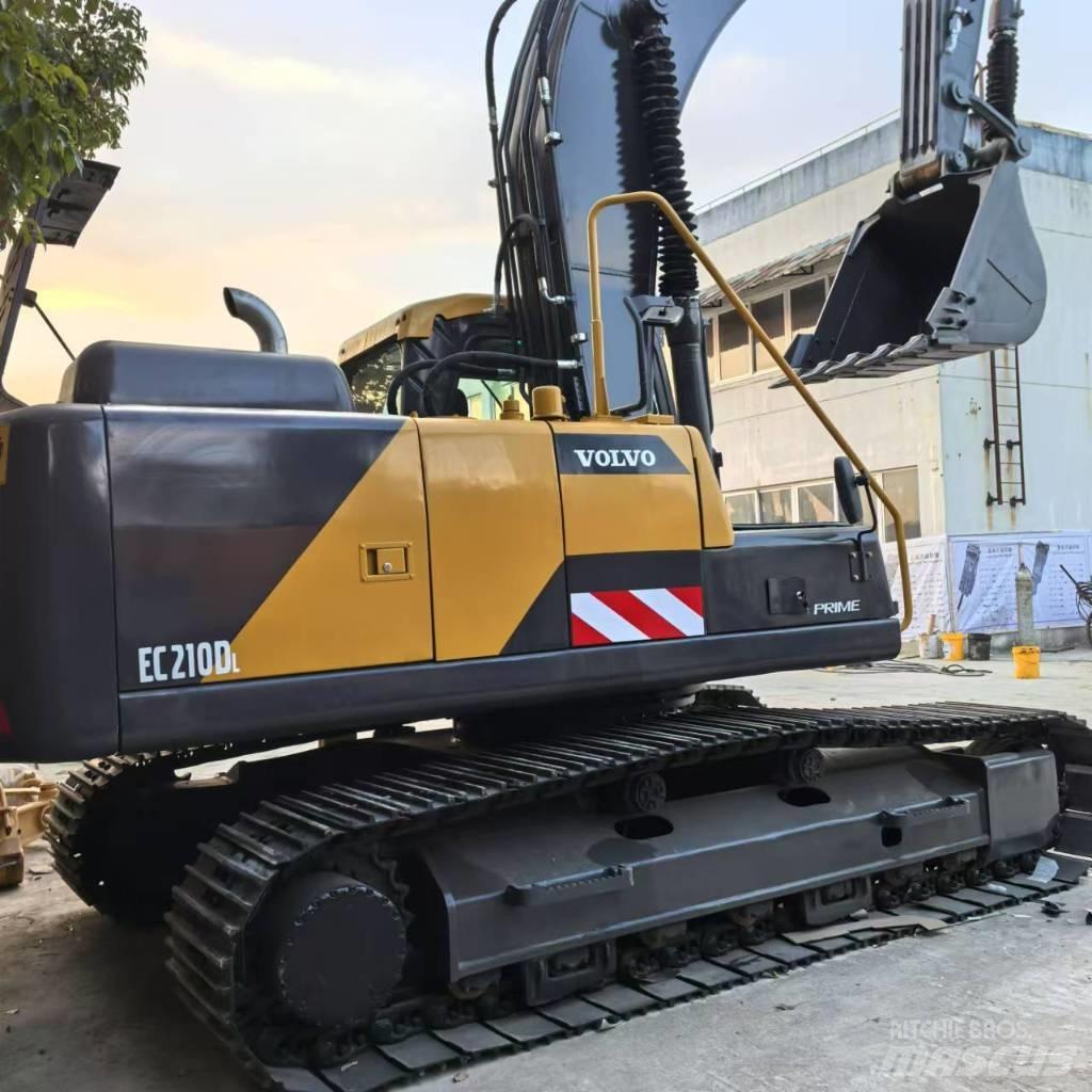 Volvo EC 210 D Midigraafmachines 7t - 12t