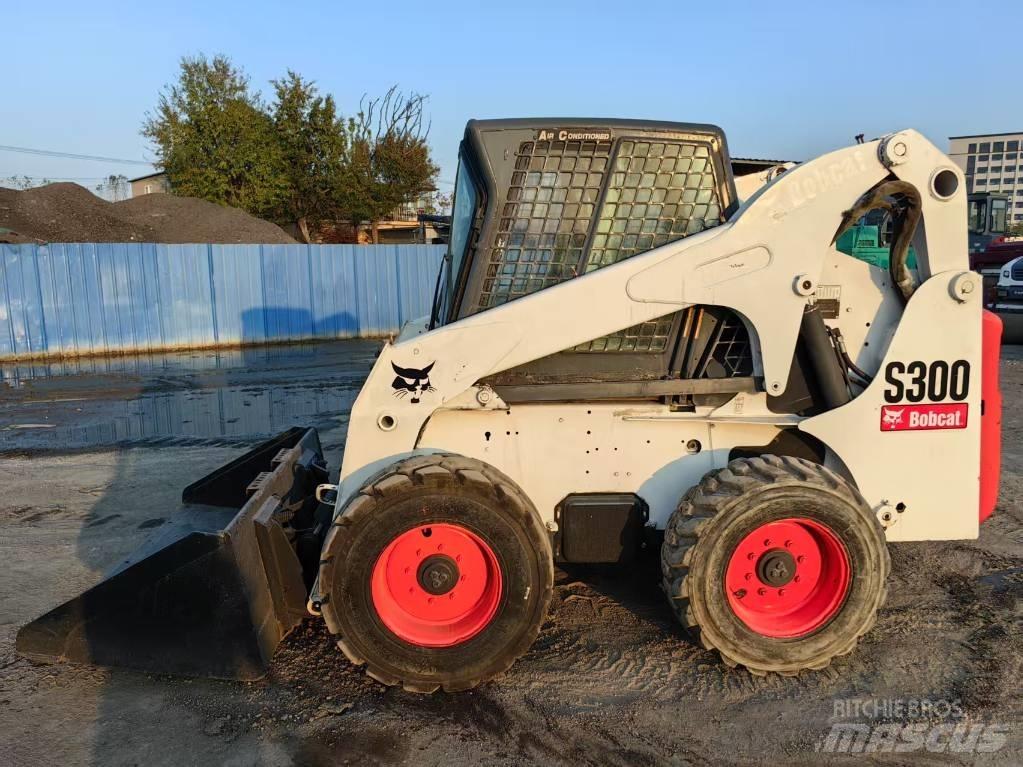 Bobcat S 300 Schrankladers