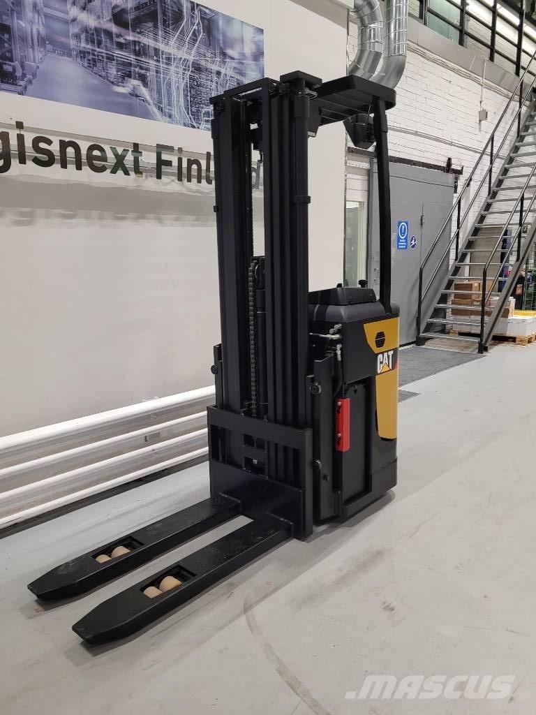 CAT NSR 16NI Zelfrijdende stapelaars