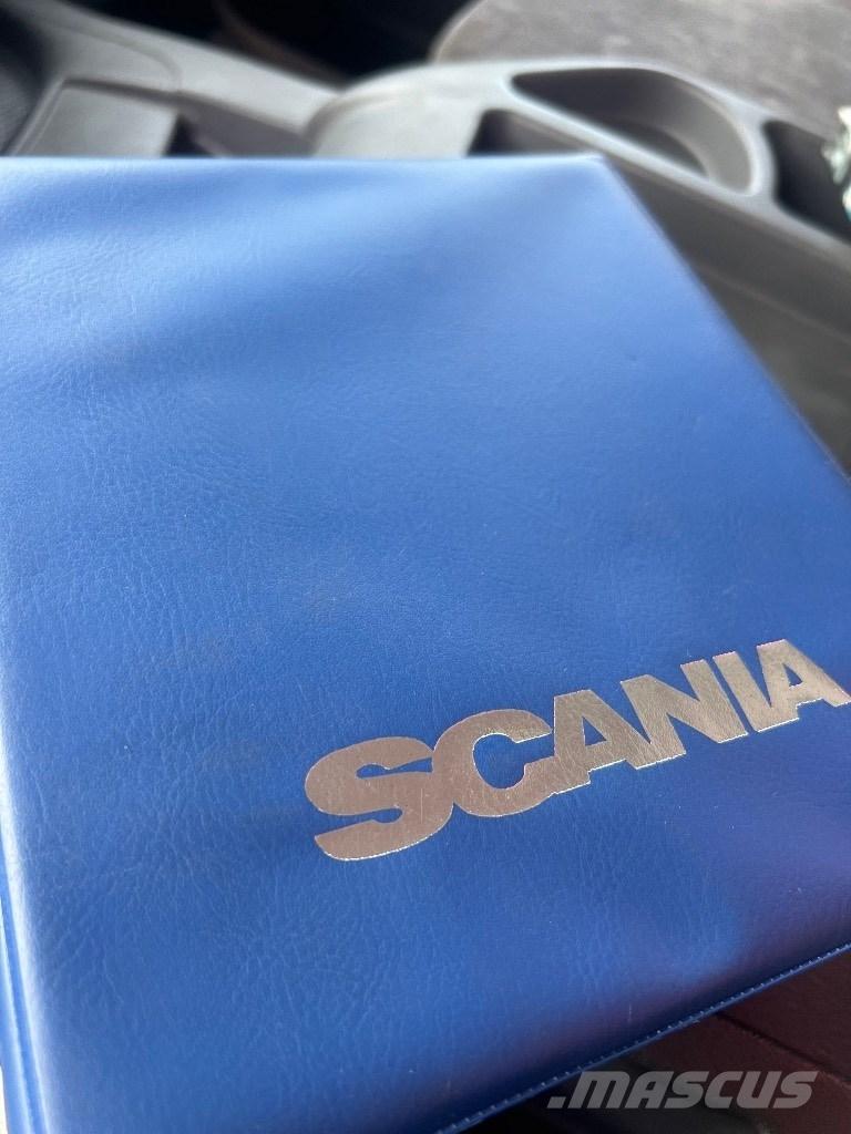 Scania 124 G 420 Vlakke laadvloer met kraan