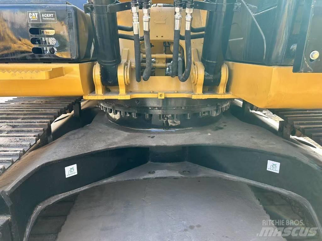 CAT 320 D2 Rupsgraafmachines