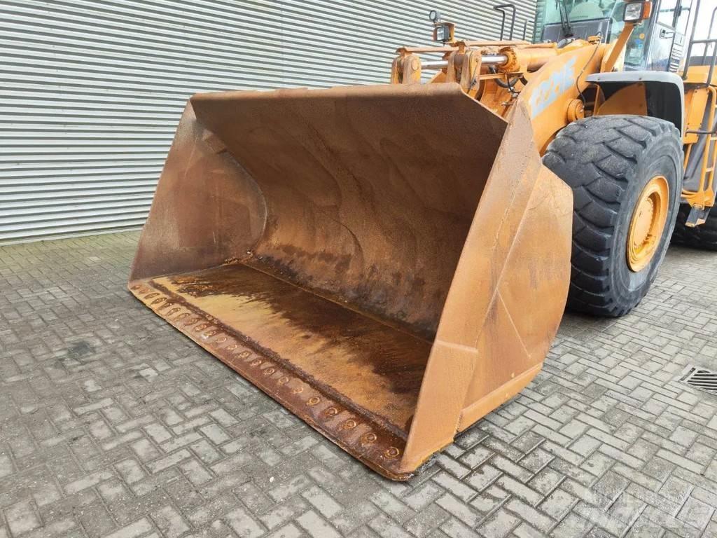 CASE 1221E Wielladers