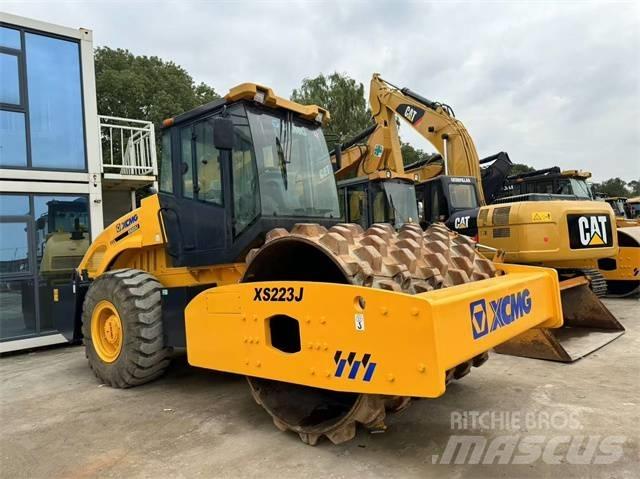XCMG XS 223 J Trilrolwalsen