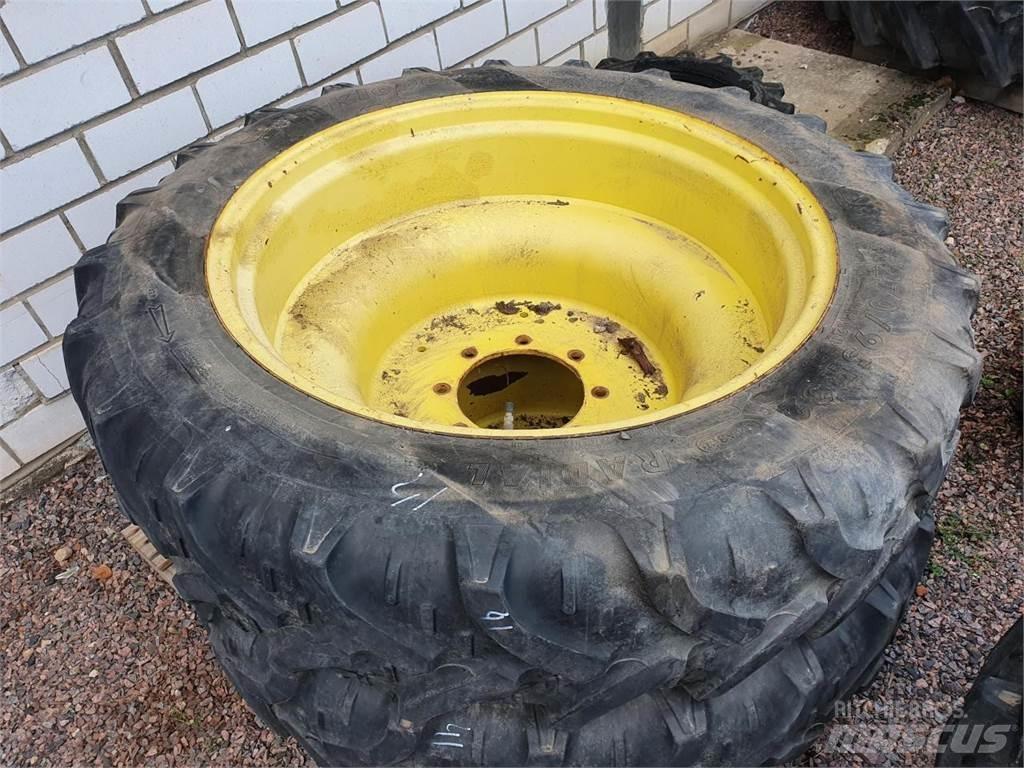 Kleber 270/95R32 Banden, wielen en velgen