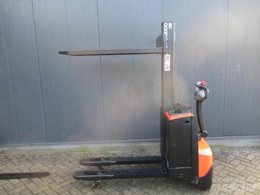Toyota SWE 080L Meeloop stapelaar