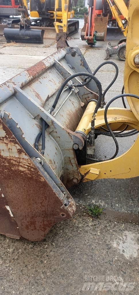 CAT 906M Wielladers