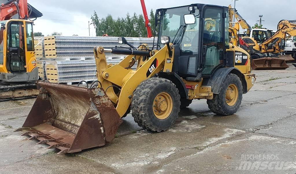 CAT 906M Wielladers