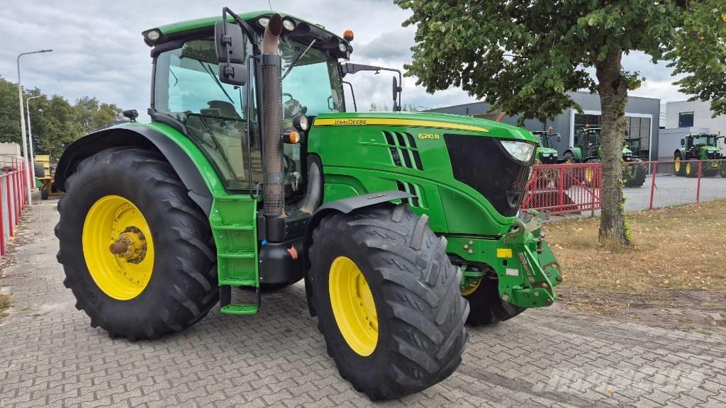 John Deere 6210 R Tractoren