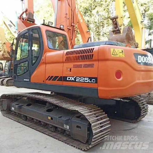Doosan dx225 Rupsgraafmachines