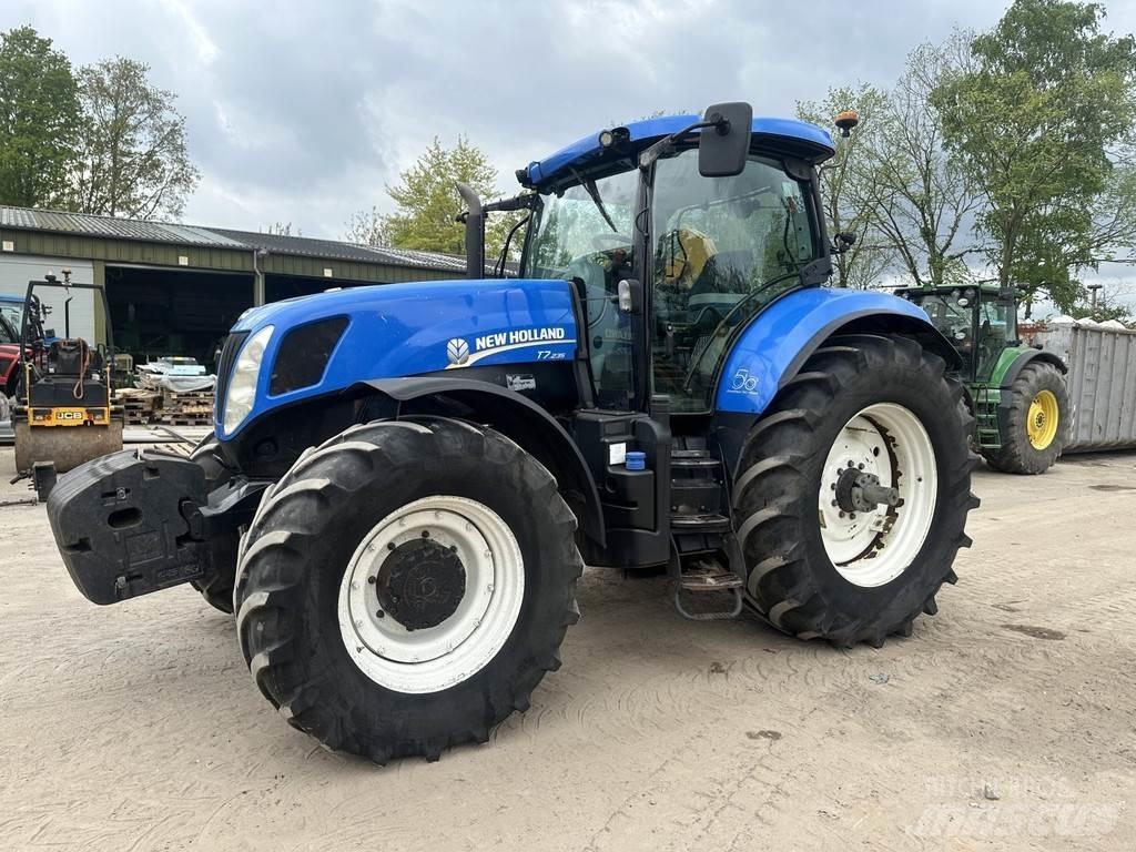 New Holland T7.235 Tractoren