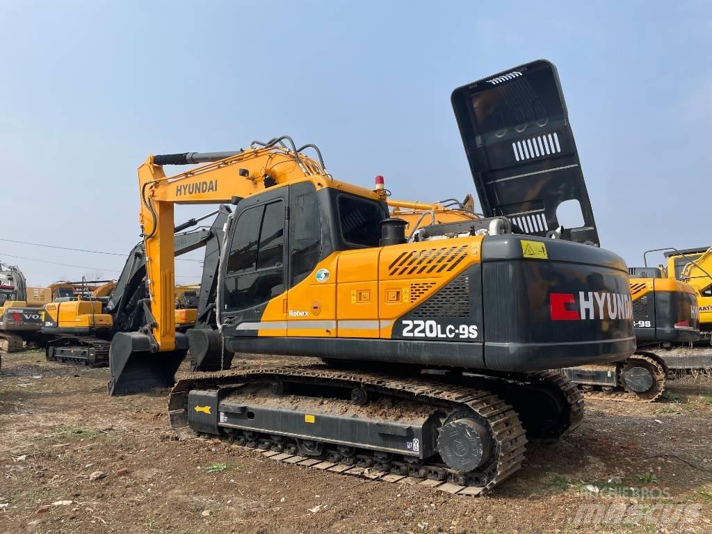 Hyundai 220 Rupsgraafmachines
