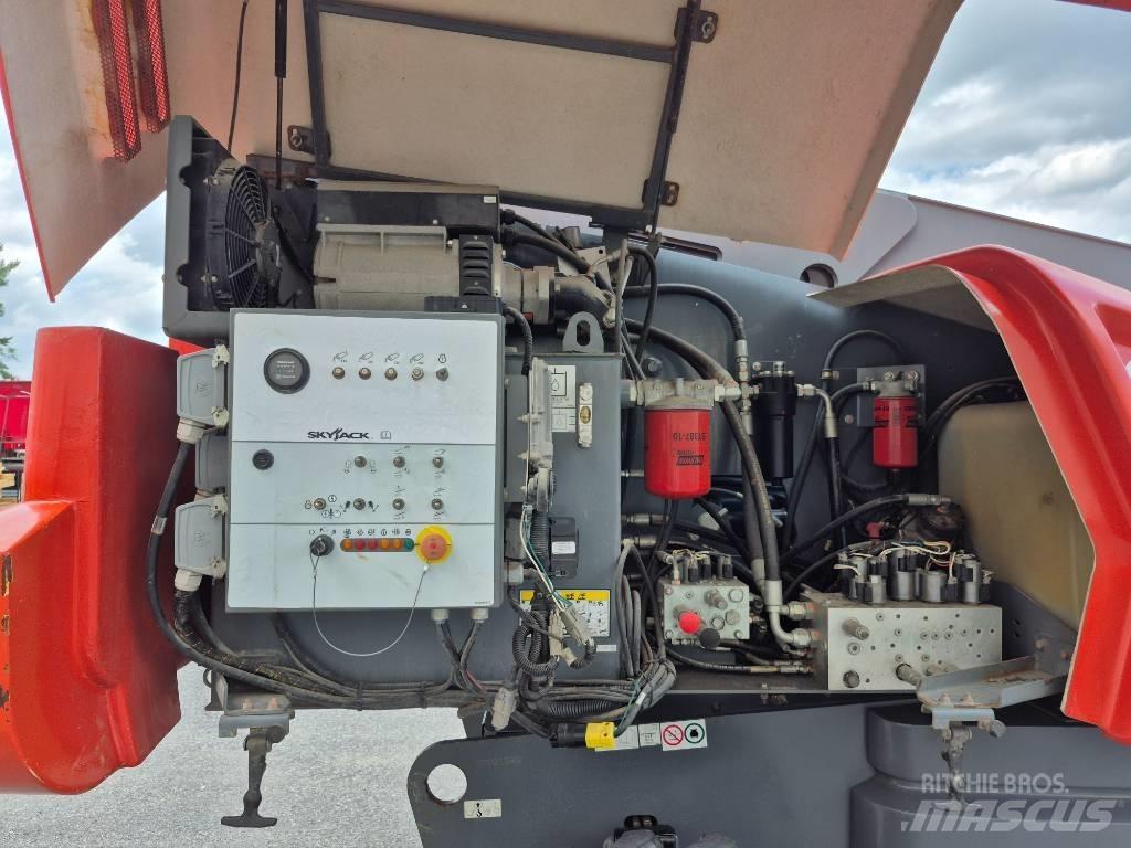 SkyJack SJ 66 T Knikarmhoogwerkers