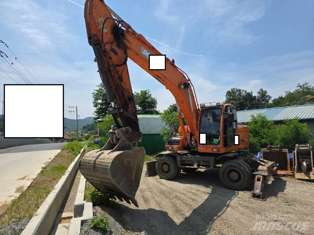 Doosan DX 210 W Wielgraafmachines