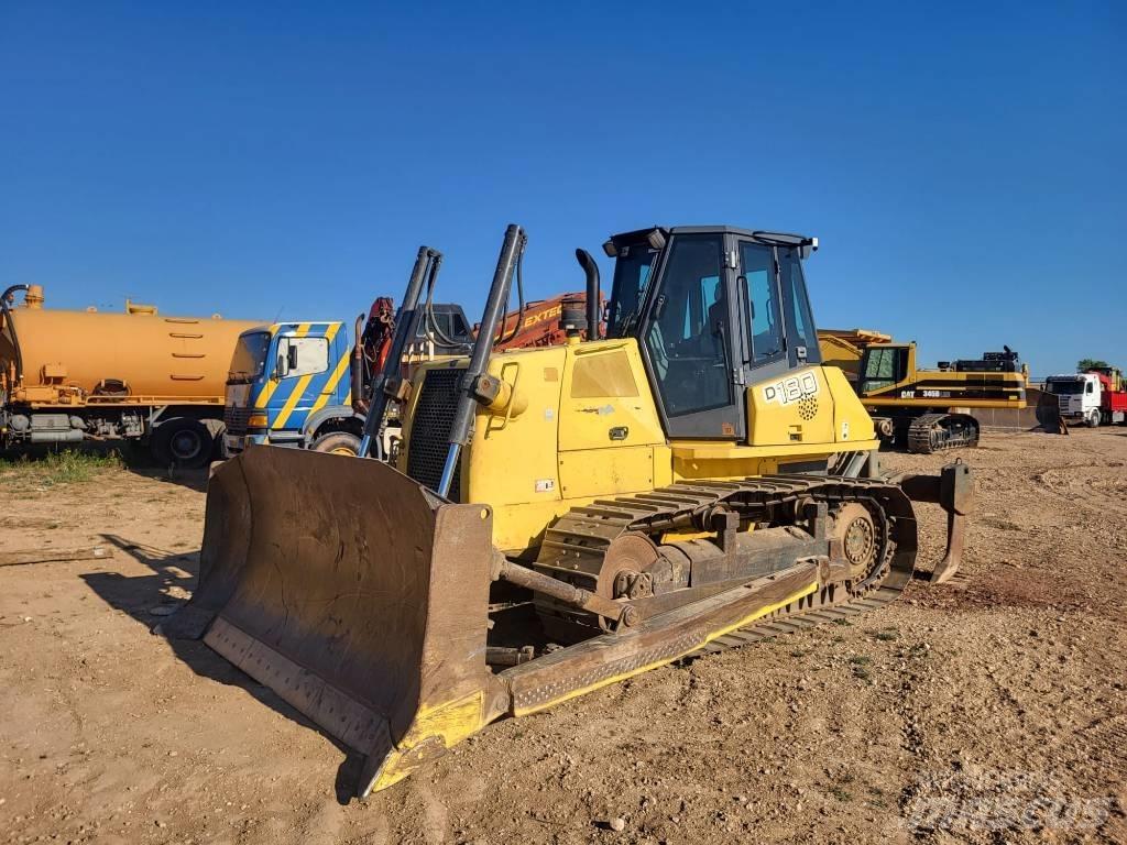 New Holland D 180 Rupsdozers