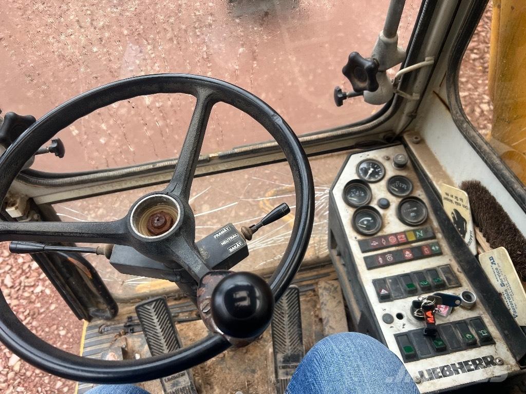 Liebherr 902 Wielgraafmachines