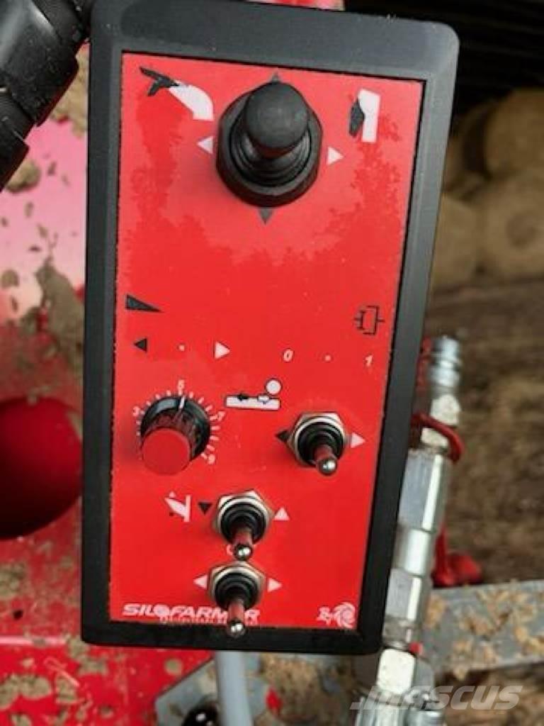 Silofarmer P 280 Balenhakselaars, -snijders en -afwikkelaars
