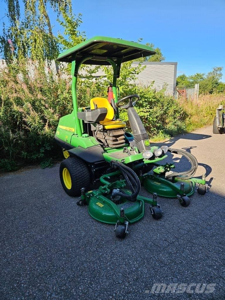 John Deere 7400 A Rough-, trim- en kantmaaiers