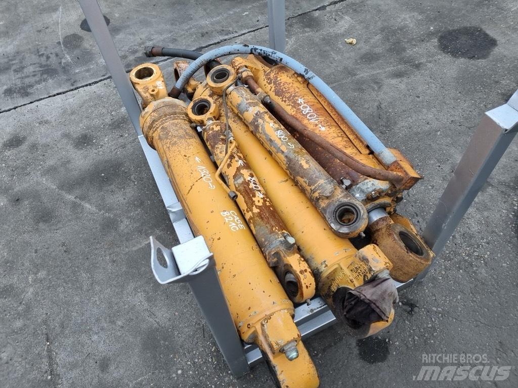 CASE 921 c siłowniki Hydraulics