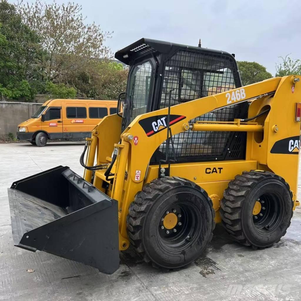 CAT 246 B Miniladers