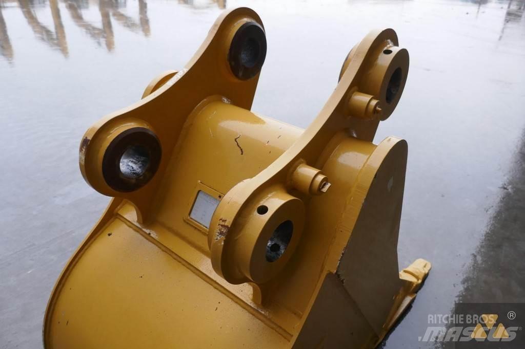 CAT 320 Bucket Bakken