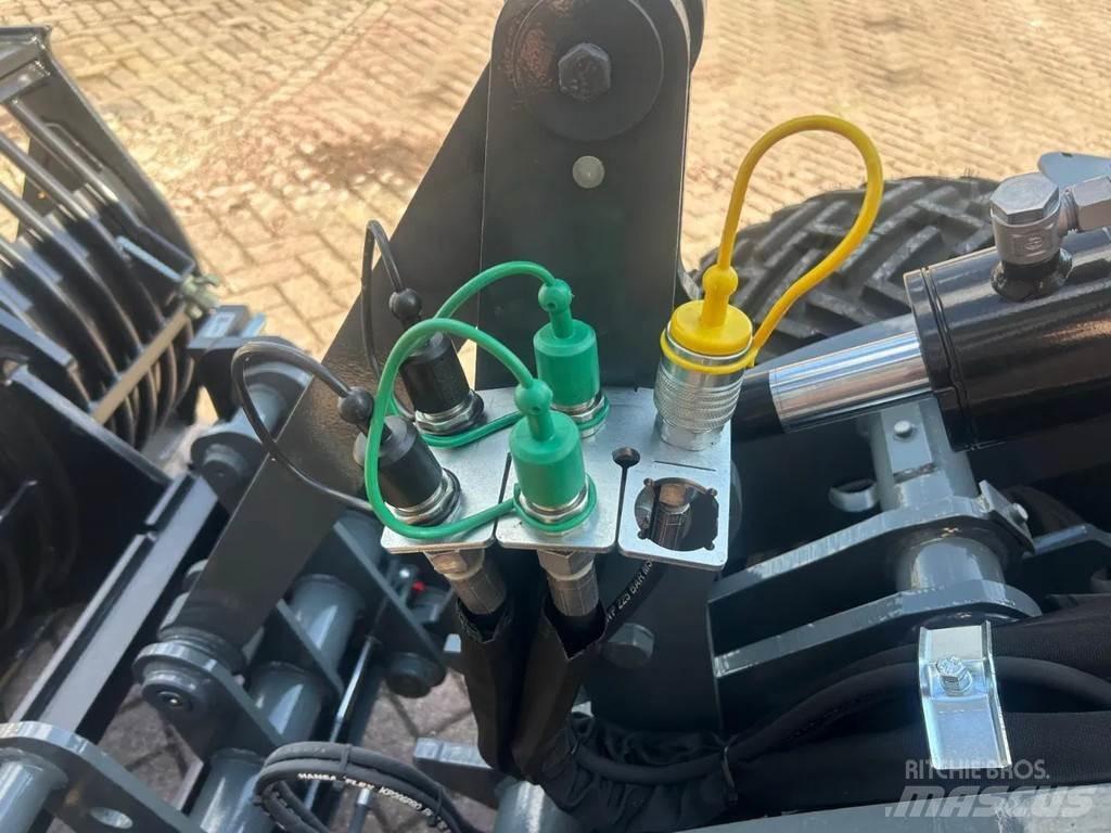 GiANT G2700 Miniladers