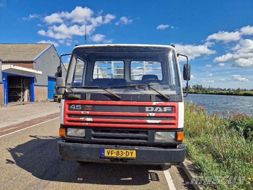DAF 45.150 Bakwagens met gesloten opbouw
