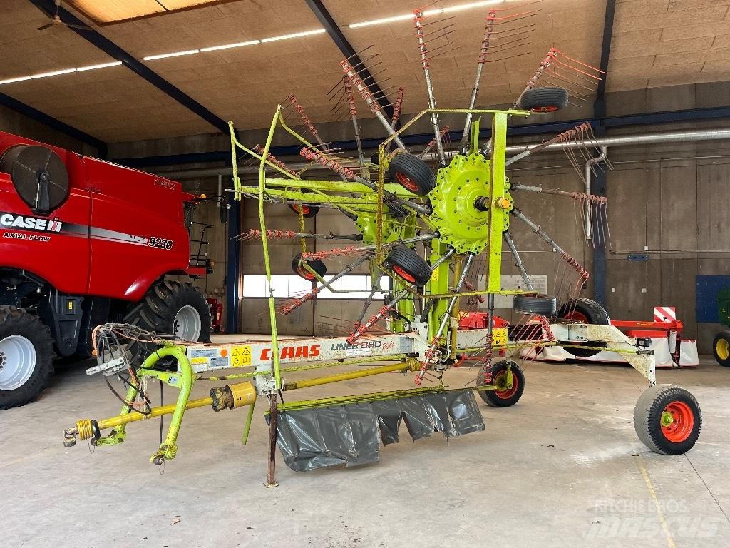 CLAAS Liner 880 L Schudders