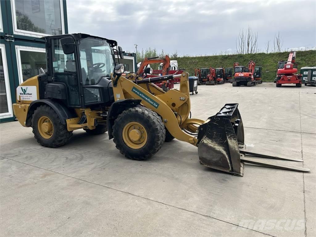CAT 906M (8758) Schrank- en knikladers