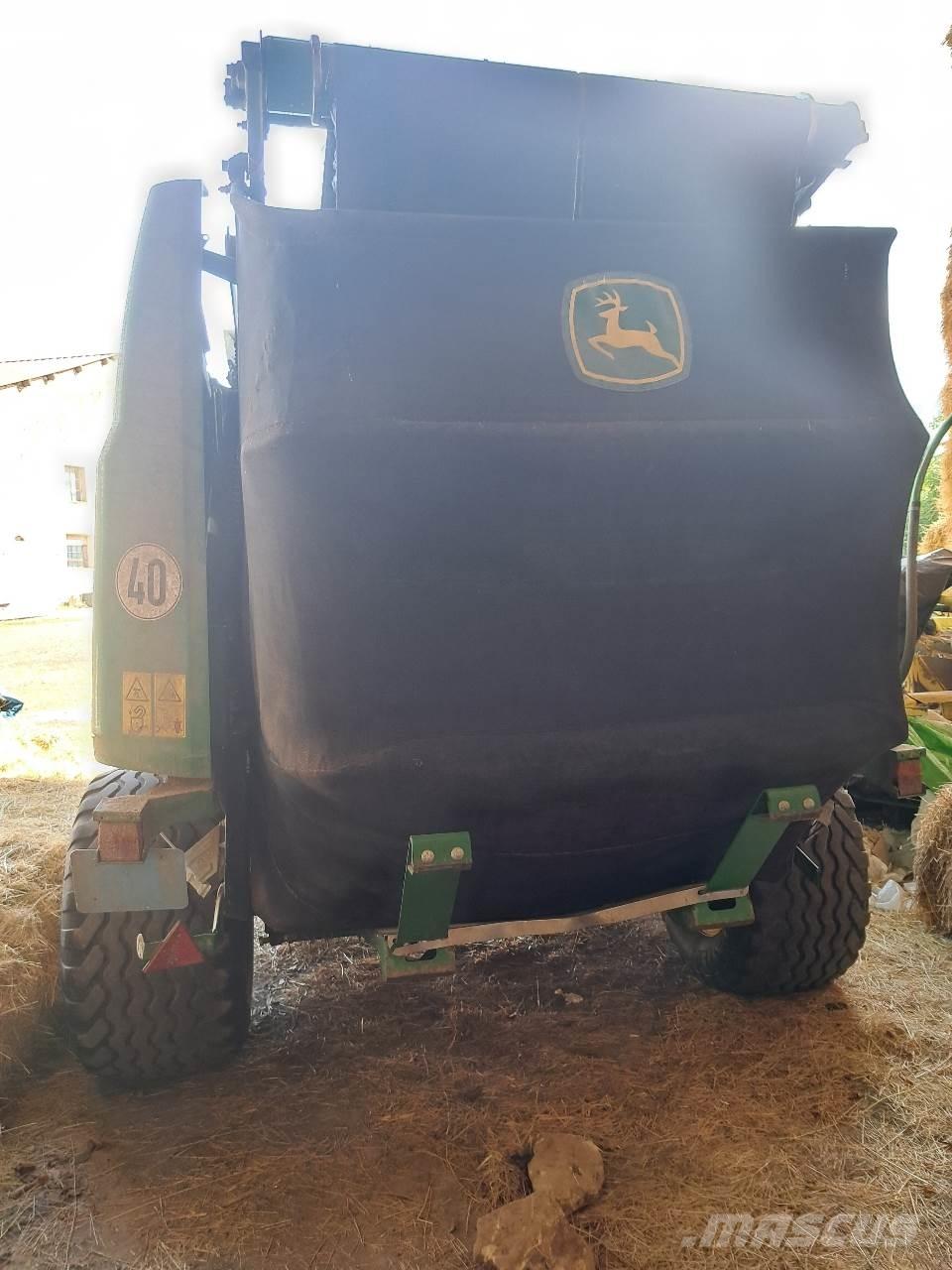 John Deere 990 Ronde-balenpersen