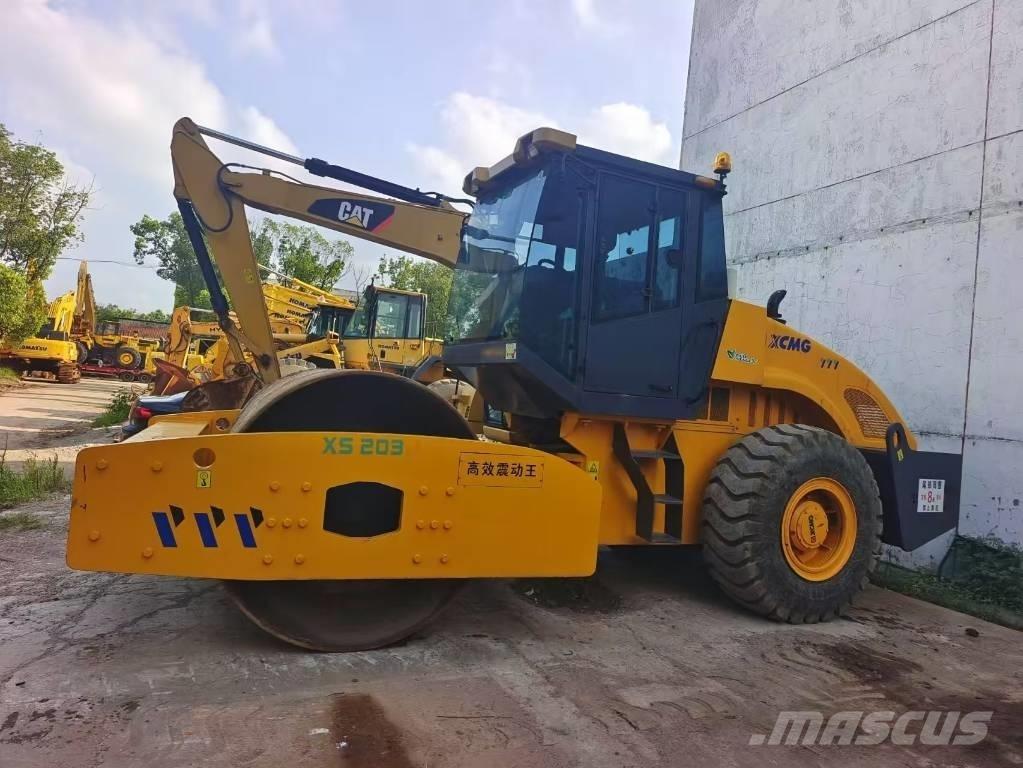 XCMG XS 203 J Trilrolwalsen