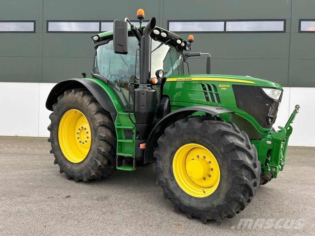 John Deere 6215 R Tractoren