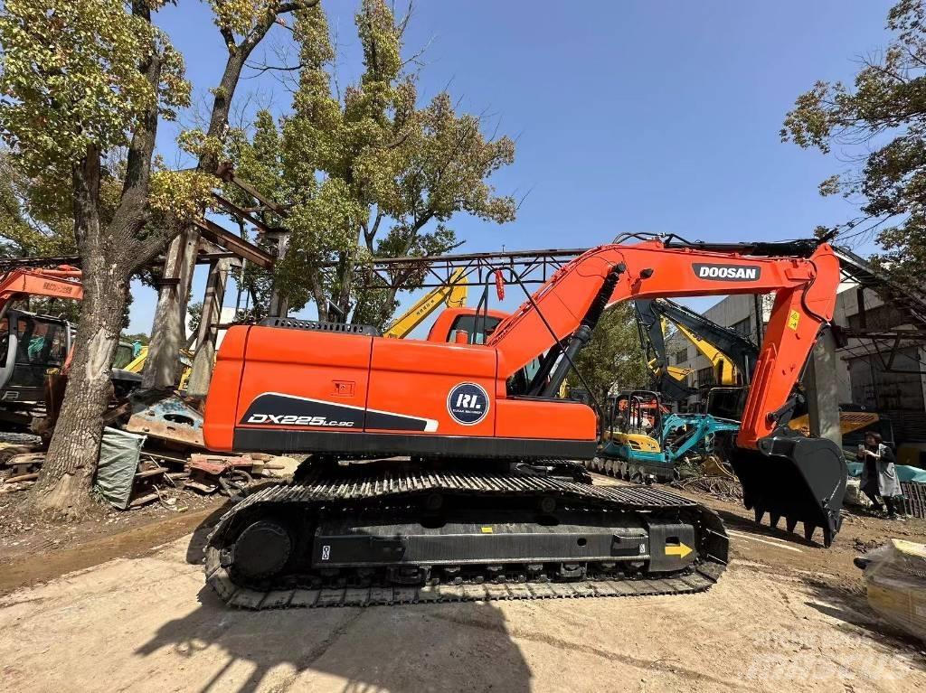 Doosan DX 225 LC-9 Rupsgraafmachines