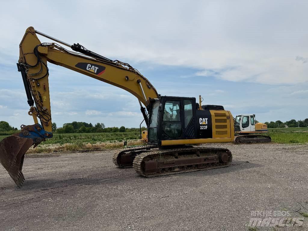 CAT 323 F L Rupsgraafmachines
