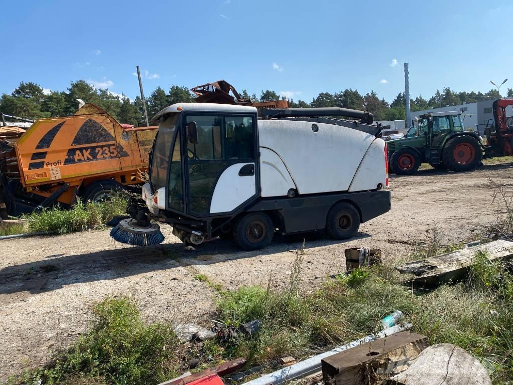 Johnston 142 A Veegmachines