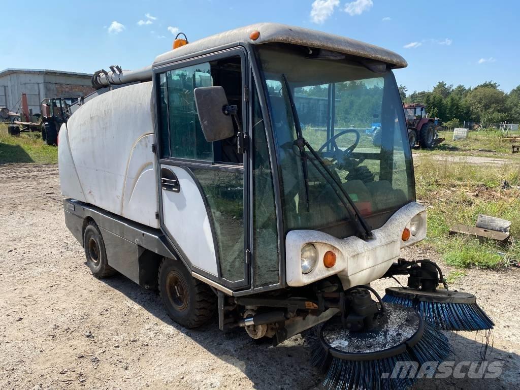 Johnston 142 A Veegmachines