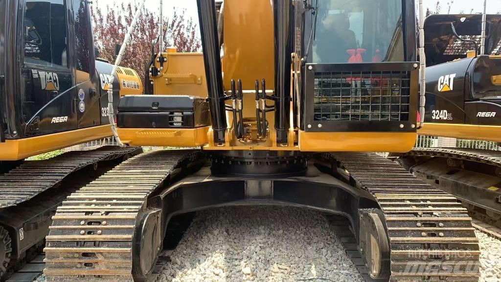 CAT 325 Rupsgraafmachines