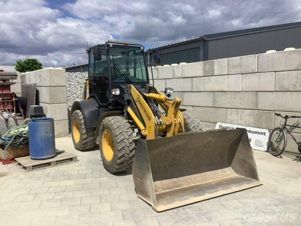 Komatsu WA100M-8 Wielladers