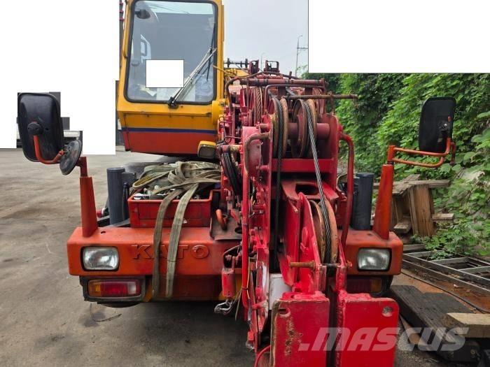 Kato MR100 Ruw terrein kranen