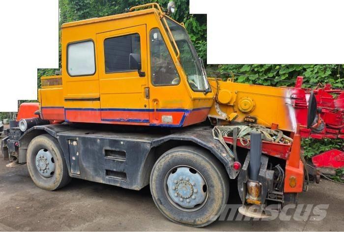 Kato MR100 Ruw terrein kranen