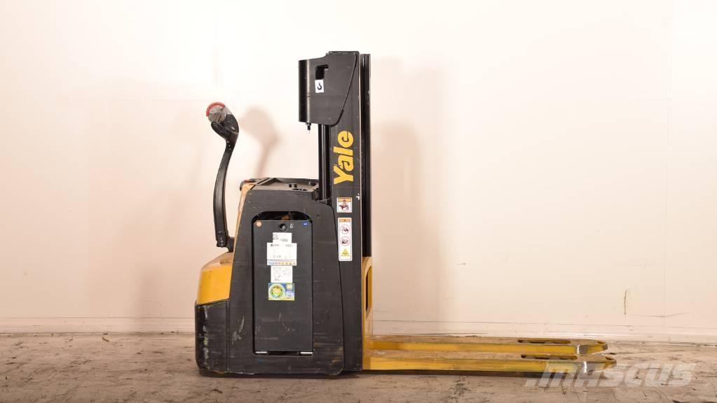Yale MS 14 AC Meeloop stapelaar